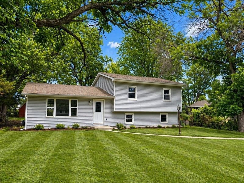 7 125 Rd, Warrensburg, MO 64093