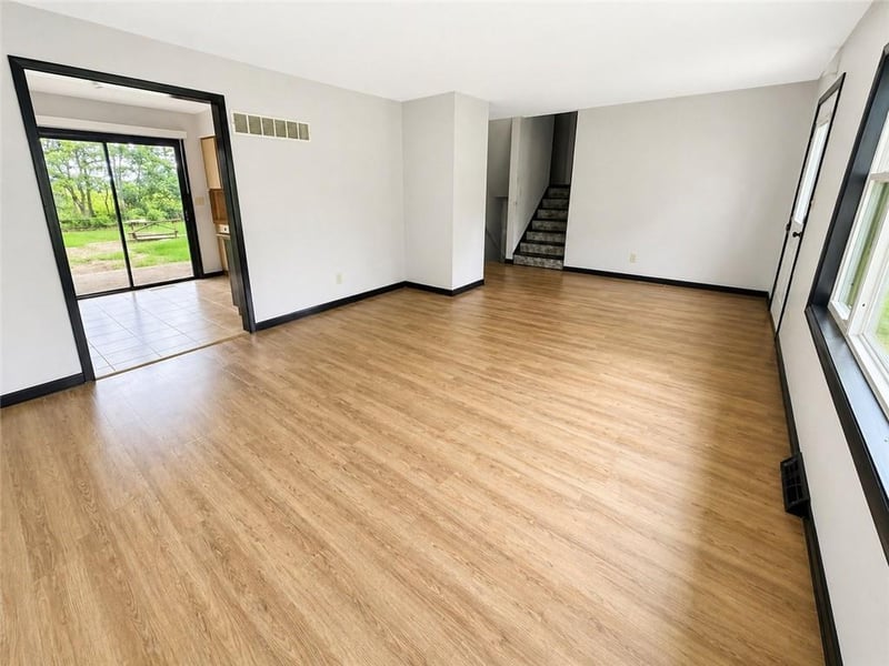 7 125 Rd, Warrensburg, MO 64093