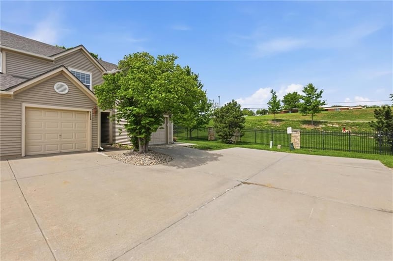5538 Fairmount Ave, Kansas City, MO 64118