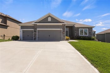 10823 Corrington Ave, Kansas City, MO 64156