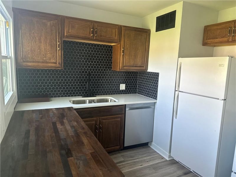1311 Crane St, Independence, MO 64055