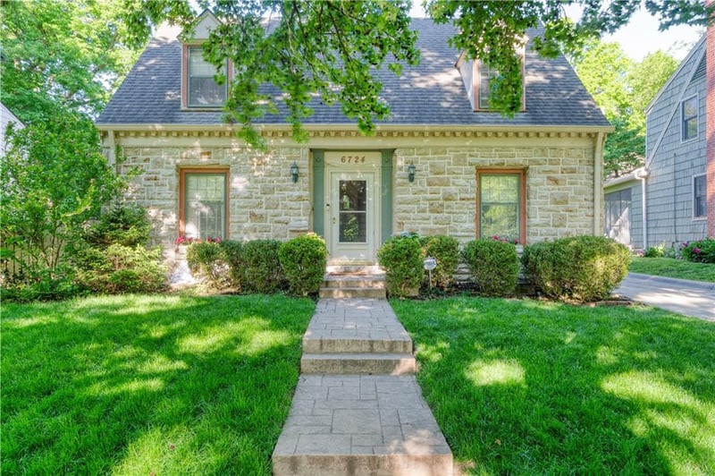 6724 Cherry St, Kansas City, MO 64131
