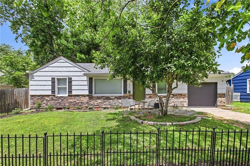 5908 E 101st St, Kansas City, MO 64134