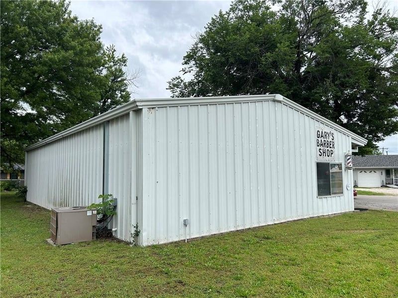 400 Mcgee St, Caney, KS 67333