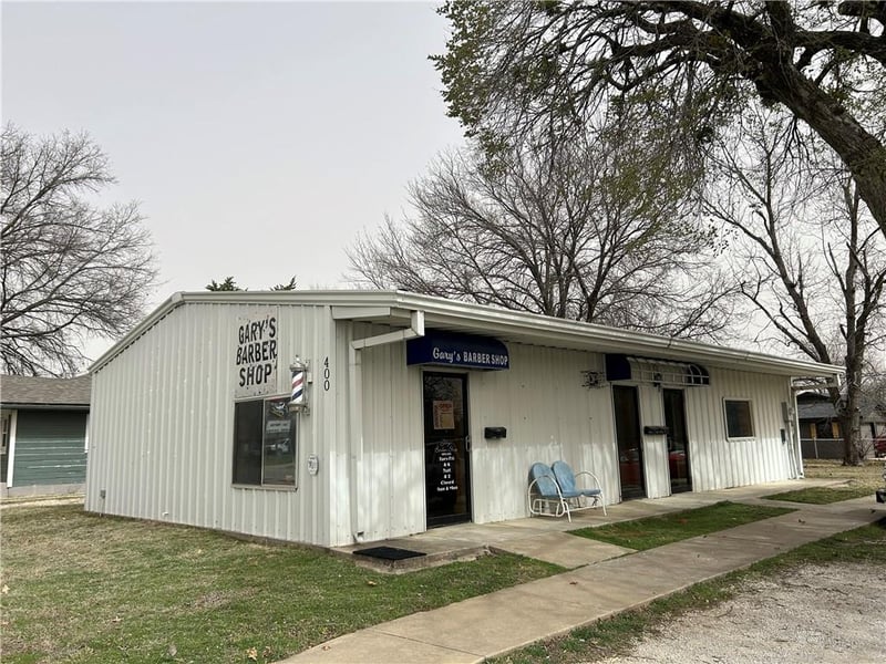400 Mcgee St, Caney, KS 67333
