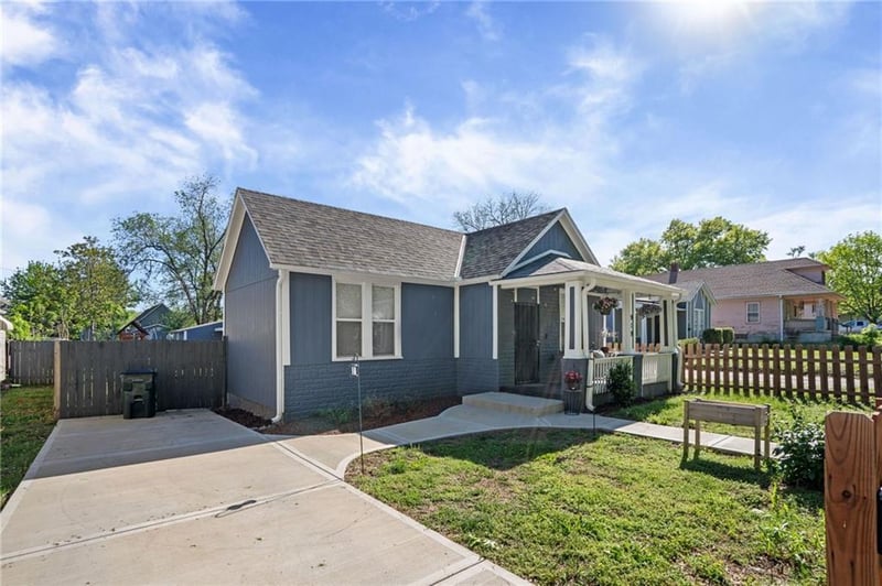 919 Pottawatomie St, Leavenworth, KS 66048