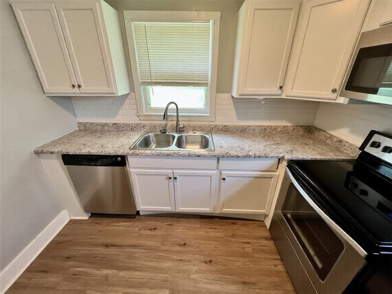 111 Annie St, Olathe, KS 66061