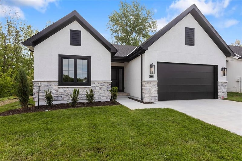 9737 Lucerne Ave, Kansas City, MO 64153