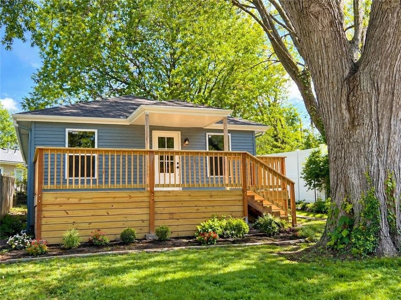 705 Fairview Ave, Independence, MO 64053
