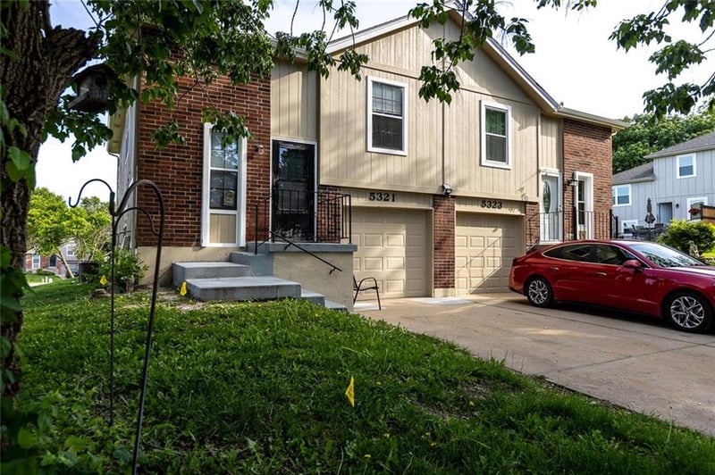 5321 NW 87th Ct, Kansas City, MO 64154