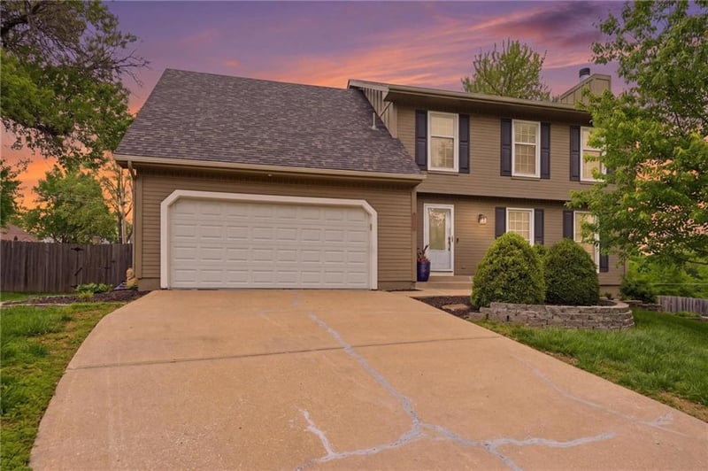 15107 83rd Ter, Lenexa, KS 66219
