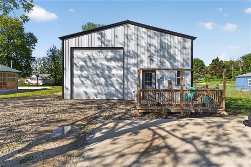 105 4th St, Creighton, MO 64739