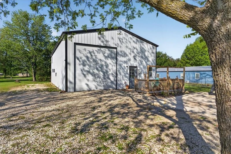 105 4th St, Creighton, MO 64739