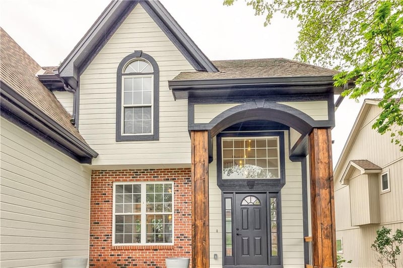 1172 White Oak Ln, Liberty, MO 64068