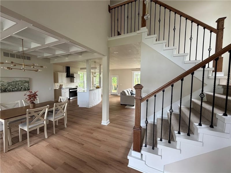 1172 White Oak Ln, Liberty, MO 64068