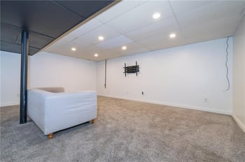 6807 NW Birch Ln, Kansas City, MO 64151