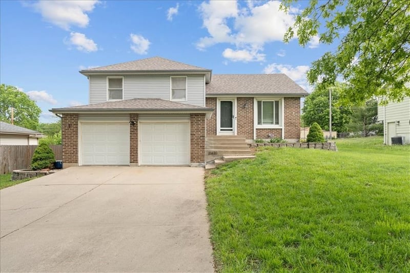 21430 181st Ter, Olathe, KS 66062
