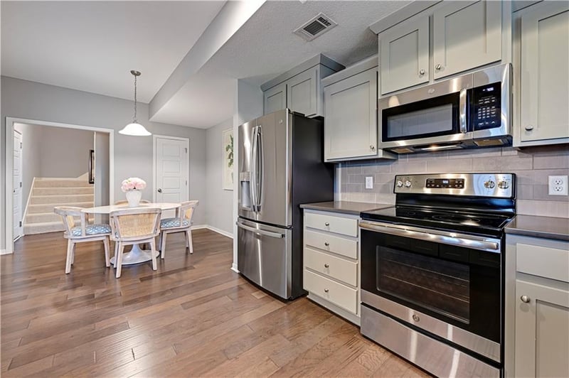 16059 Fontana St #206, Overland Park, KS 66085