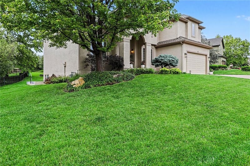 16416 Birch St, Overland Park, KS 66085