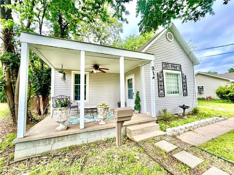 314 Vernon St, Nevada, MO 64772