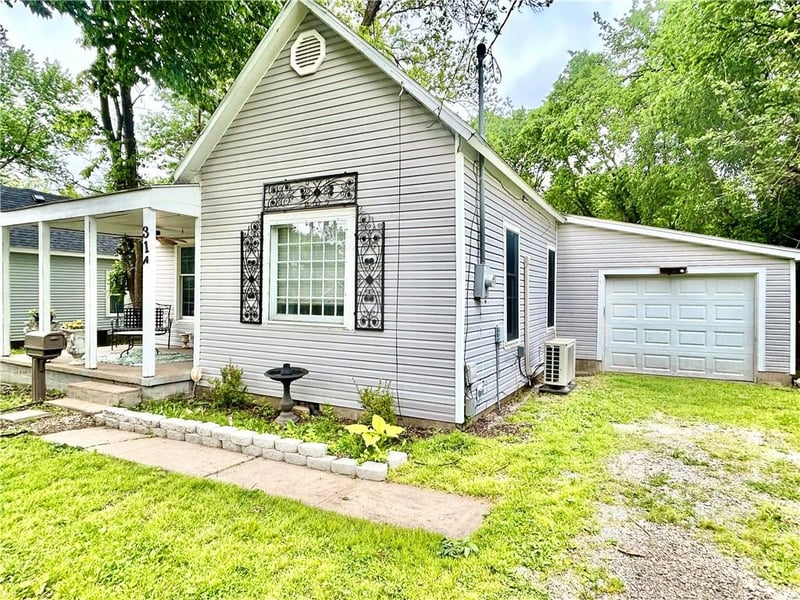 314 Vernon St, Nevada, MO 64772