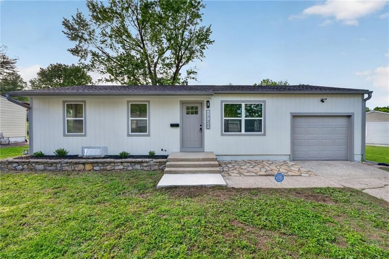 1720 Ellison Way, Independence, MO 64050