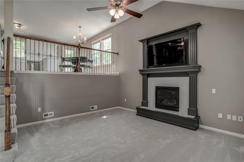 503 137th Pl, Bonner Springs, KS 66012