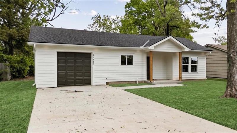 11407 Spruce Ave, Kansas City, MO 64137