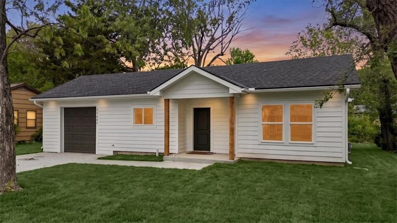 11407 Spruce Ave, Kansas City, MO 64137