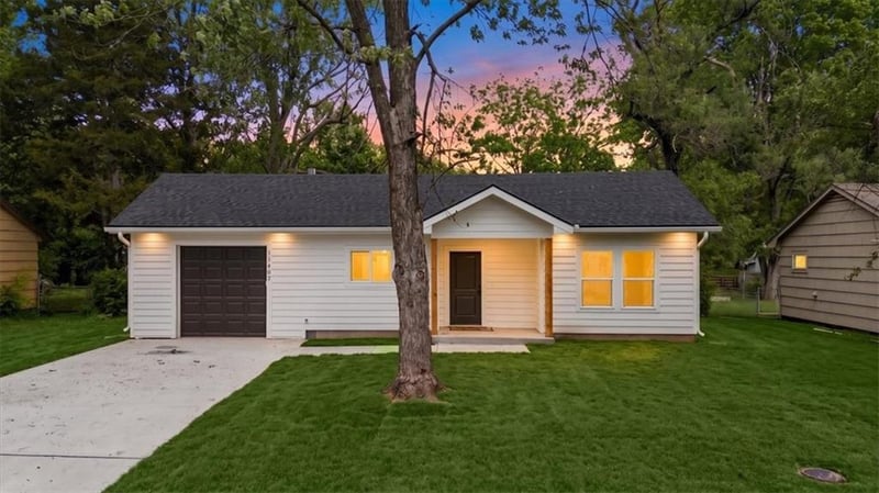11407 Spruce Ave, Kansas City, MO 64137