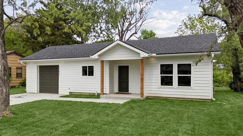 11407 Spruce Ave, Kansas City, MO 64137