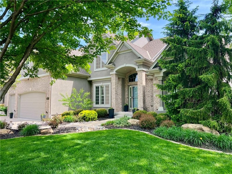 8915 Lewis Ave, Kansas City, MO 64157