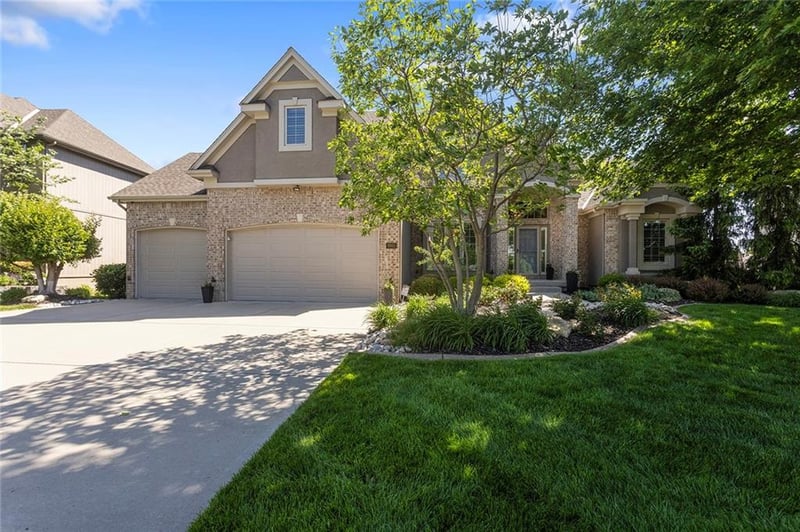 8915 N Lewis Ave, Kansas City, MO 64157