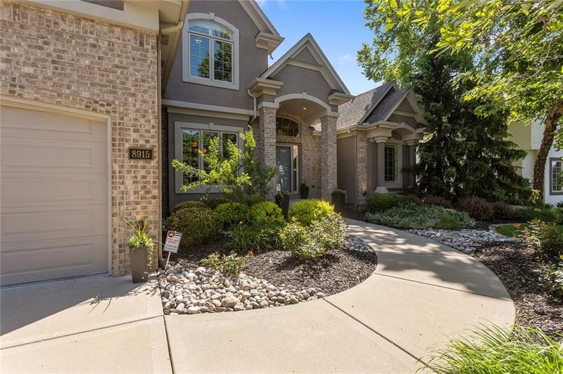 8915 N Lewis Ave, Kansas City, MO 64157