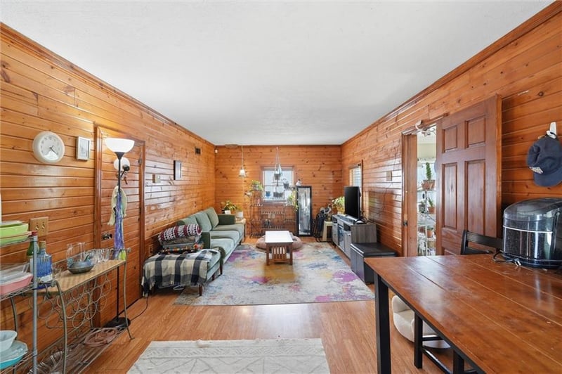 2901 43rd Ter, Kansas City, KS 66103
