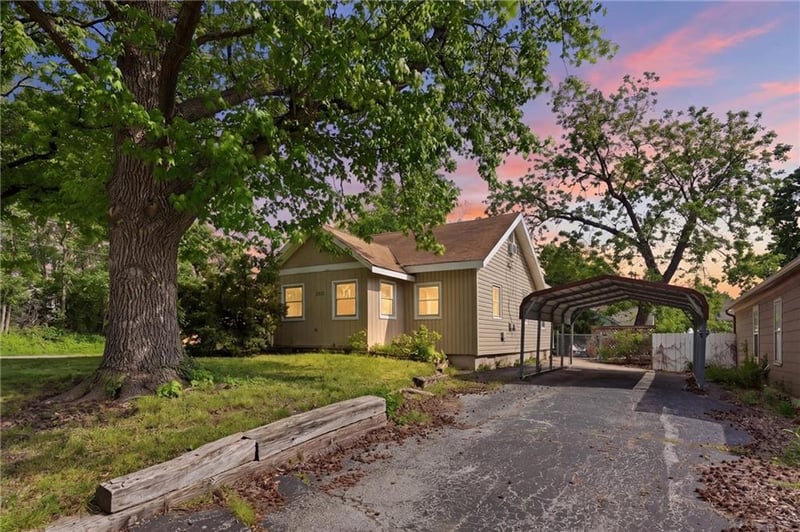2901 43rd Ter, Kansas City, KS 66103