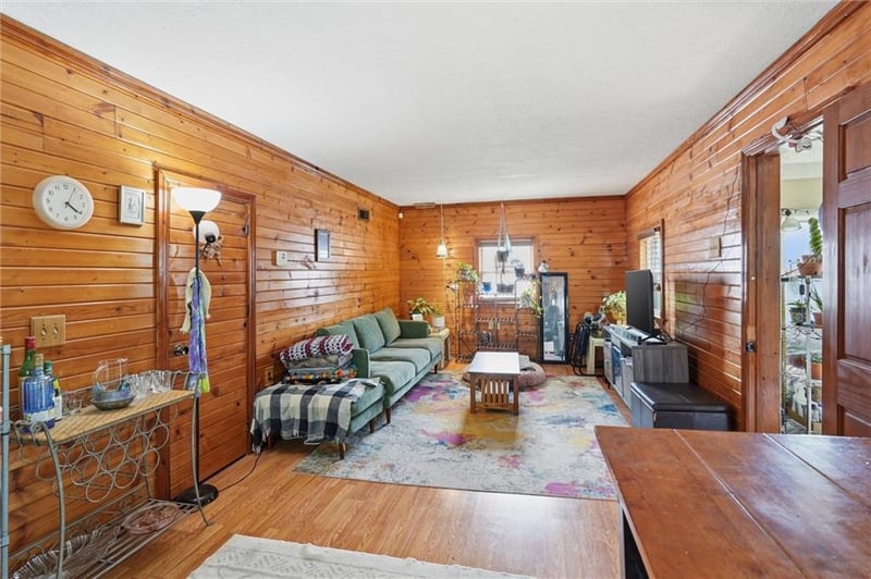 2901 43rd Ter, Kansas City, KS 66103