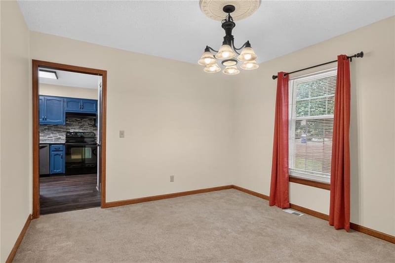 7417 Park Ave, Gladstone, MO 64118