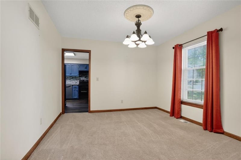 7417 Park Ave, Gladstone, MO 64118