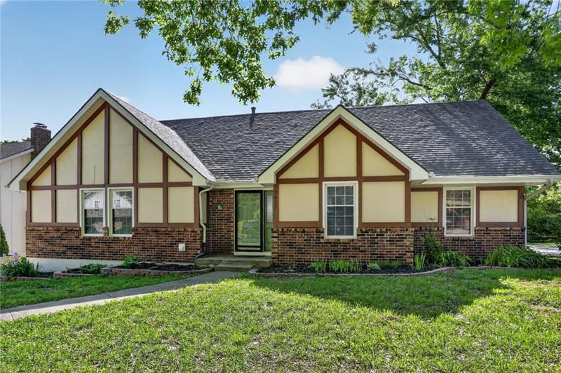 7417 Park Ave, Gladstone, MO 64118