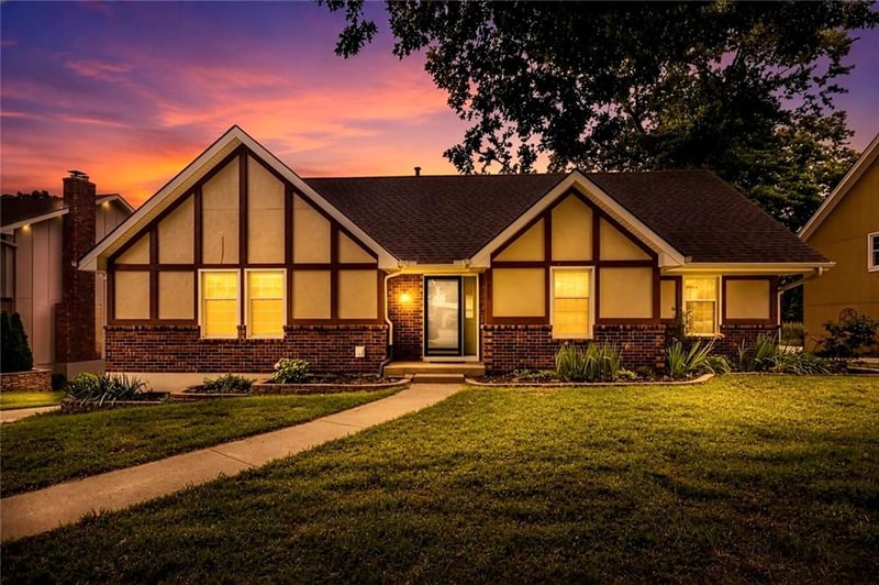 7417 Park Ave, Gladstone, MO 64118
