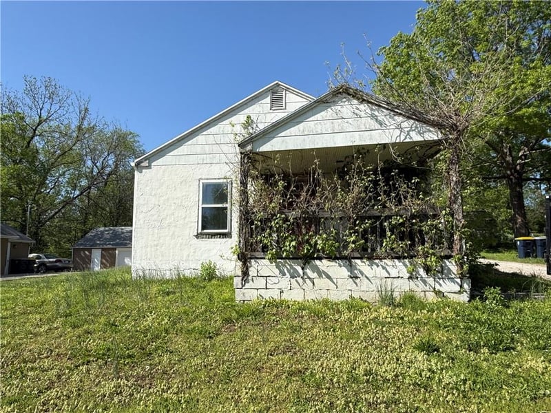 2904 Parvin Rd, Kansas City, MO 64117