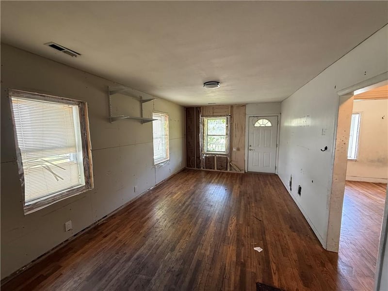 2904 Parvin Rd, Kansas City, MO 64117