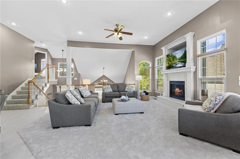 10137 Theden Cir, Lenexa, KS 66220