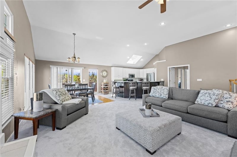 10137 Theden Cir, Lenexa, KS 66220