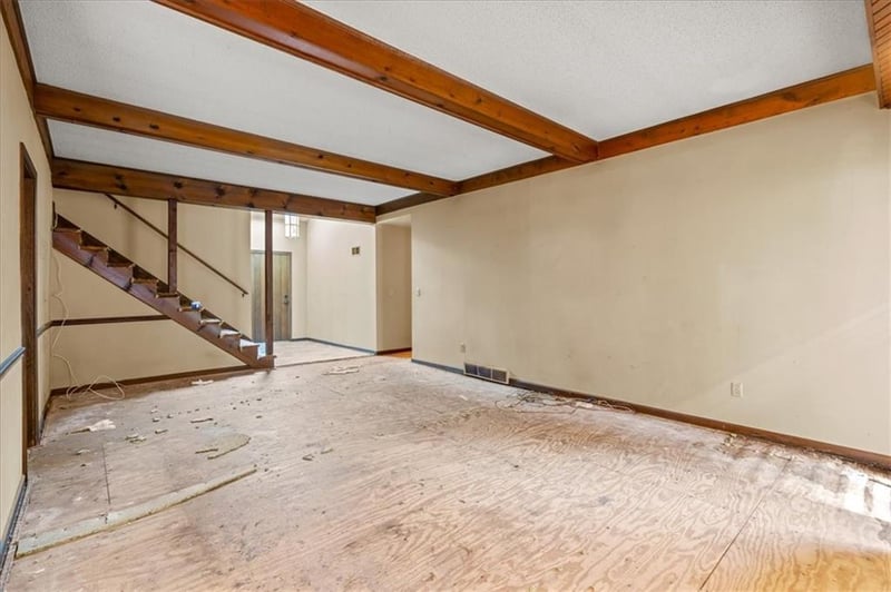 8300 Grant Ave, Overland Park, KS 66212