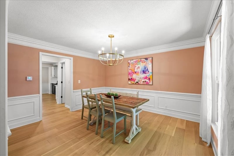 8105 W 99th St, Overland Park, KS 66212