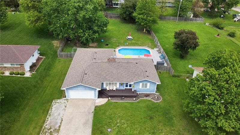 1809 Hillcrest Dr, Trenton, MO 64683