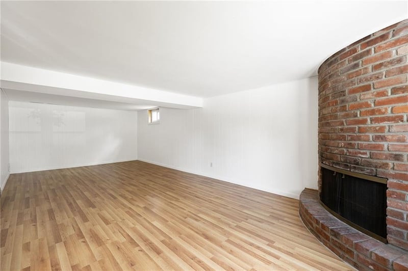 9248 Wedd Dr, Overland Park, KS 66212