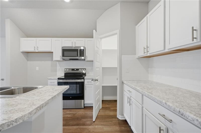 628 Bluebird St, Gardner, KS 66030